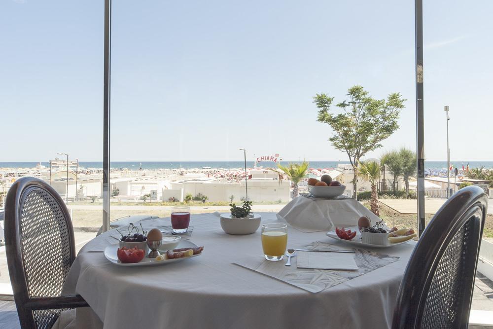 Hotel Regina In Spiaggia Rimini Kültér fotó