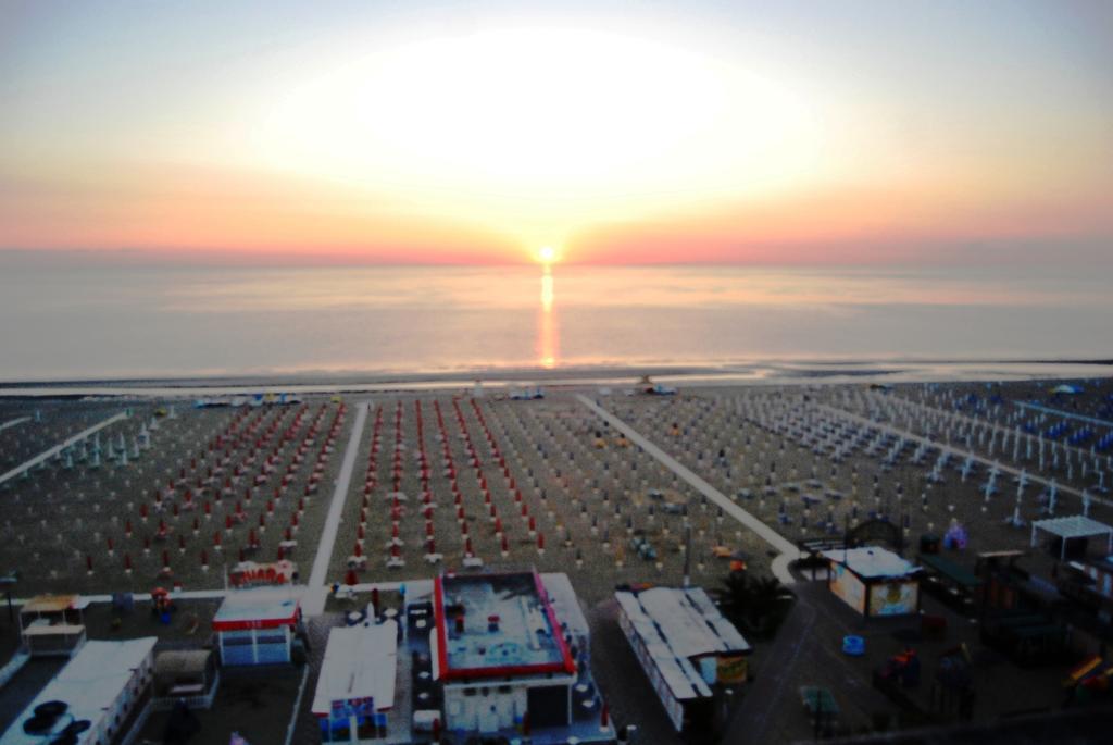 Hotel Regina In Spiaggia Rimini Kültér fotó